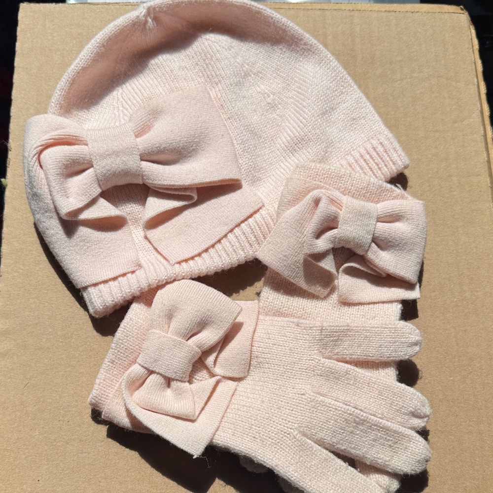 Kate Spade Light Pink Bow Hat and Gloves Set